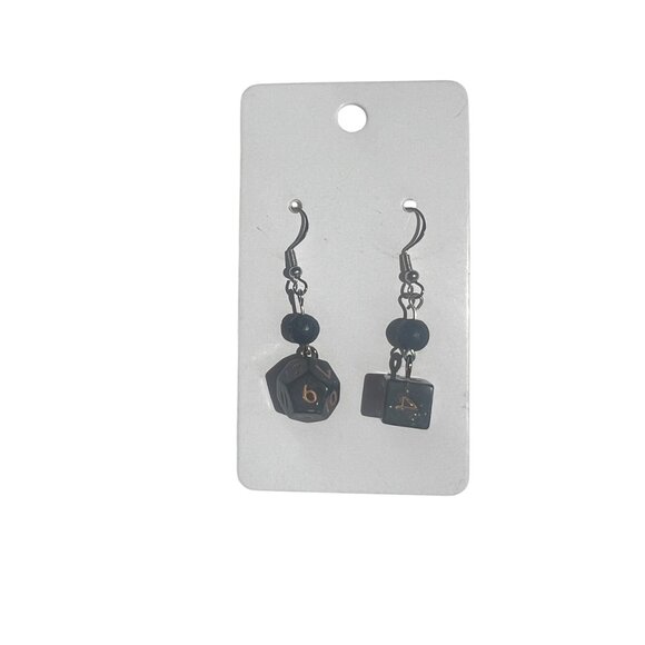Dungeons & Dragons Black & Gold Dice Dangling Earrings - Picture 2 of 4